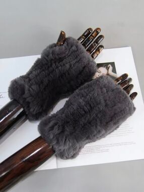 Plush Faux Fur Fingerless Gloves ▪︎  Ash Gray ▪︎ Sz 7.87"
